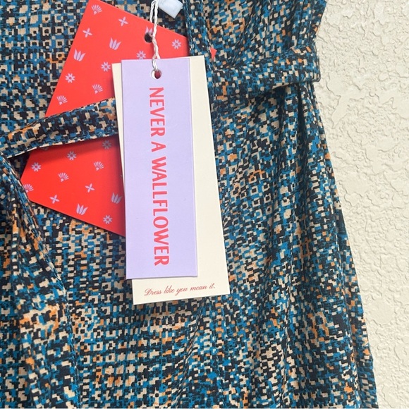 NWT Never A Wallflower Women’s XS Inverted Pleat Prairie Maxi Skirt Pixel Blue - Picture 8 of 8